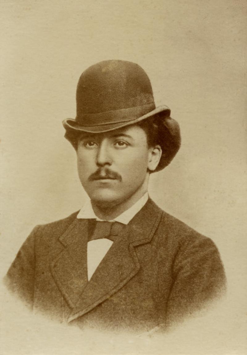 Een portret van Albrecht Rodenbach.
