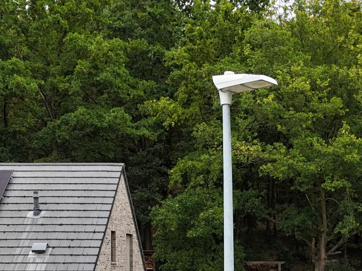 Laatst gemonteerde ledlamp van de gemeente in de Groeneweg.