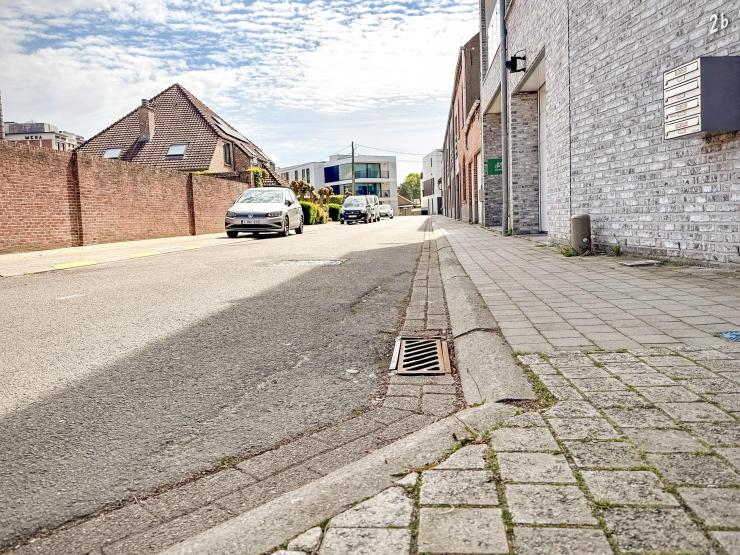 Het voetpad in de Smidsestraat, Rotselaar-Centrum.