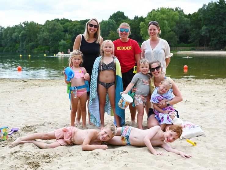 De gezinnen van Evi, Annabel en Tineke.